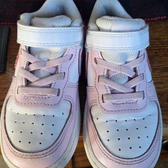 Nike Girls Court Borough Low Size 9C Pink White Shoes Slip On - Picture 5 of 9